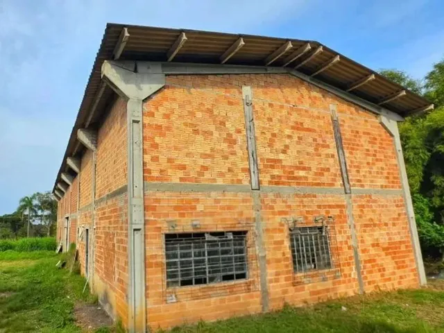 Sítio 1 quarto e 1 banheiro, à venda, no bairro Imbuial em Colombo