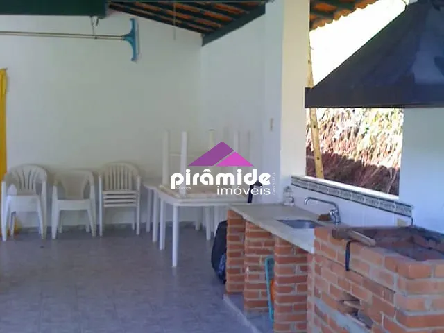 Sítio com 353m² 3 quartos e 1 banheiro, à venda, no bairro Santa Clara em Jambeiro