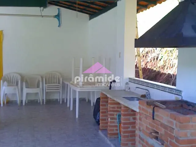 Sítio com 353m² 3 quartos e 1 banheiro, à venda, no bairro Santa Clara em Jambeiro