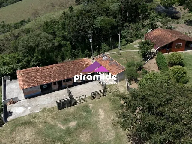 Sítio com 14073200m² 2 quartos e 2 banheiros, à venda, no bairro Bairro do Oriente em Cunha
