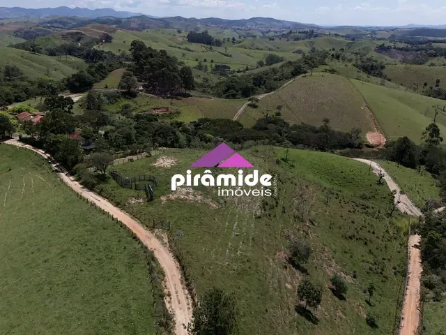 Sítio com 14073200m² 2 quartos e 2 banheiros, à venda, no bairro Bairro do Oriente em Cunha