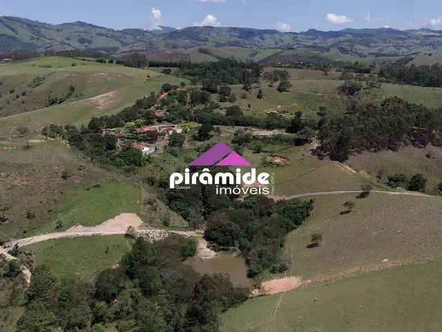 Sítio com 14073200m² 2 quartos e 2 banheiros, à venda, no bairro Bairro do Oriente em Cunha