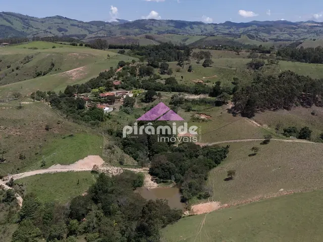Sítio com 14073200m² 2 quartos e 2 banheiros, à venda, no bairro Bairro do Oriente em Cunha