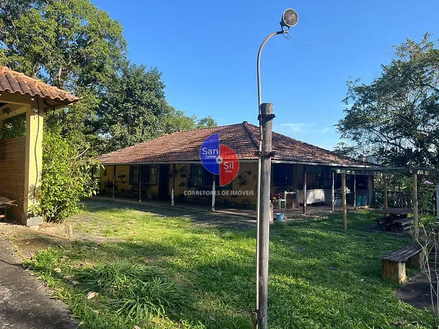 Sítio com 18000m² 5 quartos e 2 banheiros, à venda, no bairro Cadetes Fabres em Guapimirim