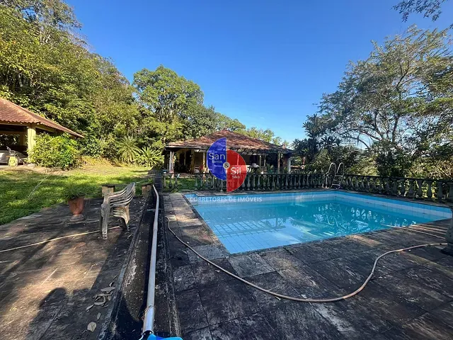 Sítio com 18000m² 5 quartos e 2 banheiros, à venda, no bairro Cadetes Fabres em Guapimirim