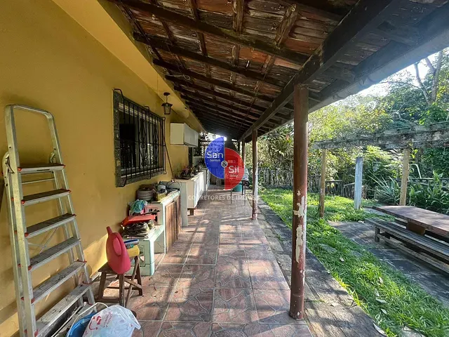 Sítio com 18000m² 5 quartos e 2 banheiros, à venda, no bairro Cadetes Fabres em Guapimirim