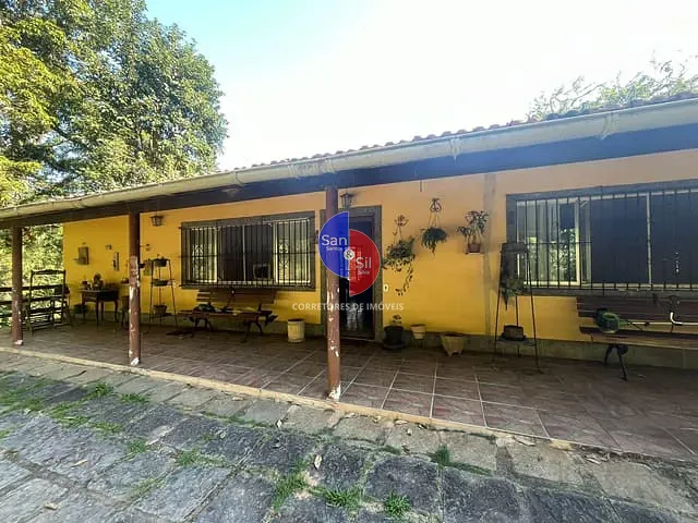 Sítio com 18000m² 5 quartos e 2 banheiros, à venda, no bairro Cadetes Fabres em Guapimirim