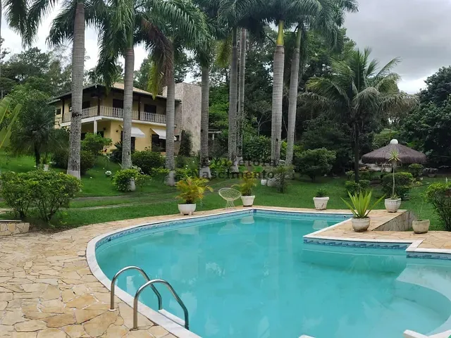 Sítio com 1513m² 3 quartos e 5 banheiros, à venda, no bairro Condomínio Lagoinha em Jacareí