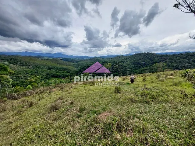 Fazenda com 1710000m² 10 quartos e 10 banheiros, à venda, no bairro Rio Preto em Santo Antônio do Pinhal