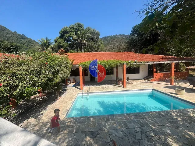 Sítio com 3682m² 11 quartos e 4 banheiros, à venda, no bairro Parque Silvestre em Guapimirim
