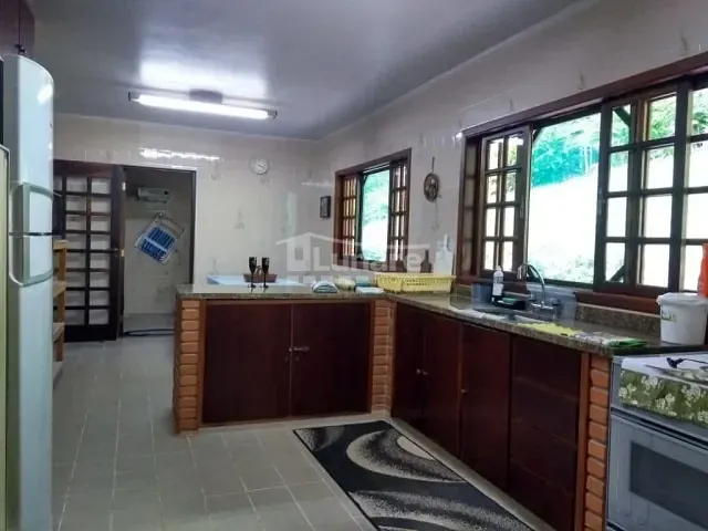 Sítio com 72600m² 4 quartos e 2 banheiros, à venda, no bairro Quatinga em Mogi das Cruzes