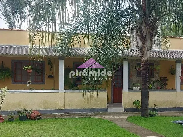 Sítio com 1100m² 2 quartos e 2 banheiros, à venda, no bairro Parque Novo Horizonte em São José dos Campos