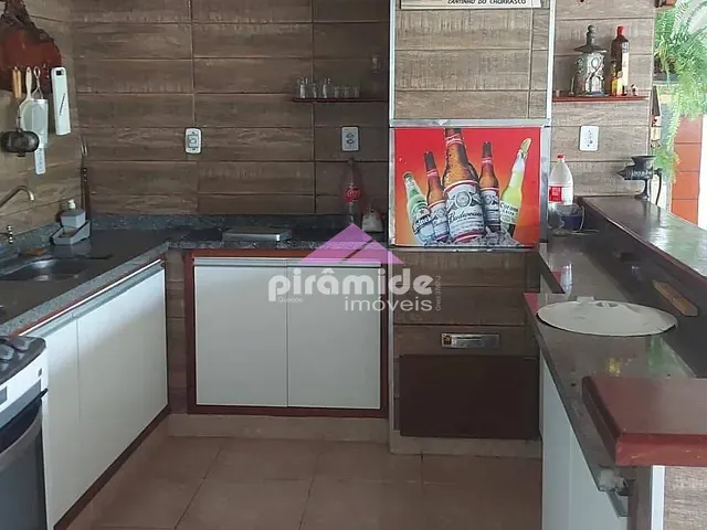 Sítio com 1100m² 2 quartos e 2 banheiros, à venda, no bairro Parque Novo Horizonte em São José dos Campos