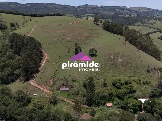 Sítio com 134000m² 3 quartos e 2 banheiros, à venda, no bairro Roseira em Cunha