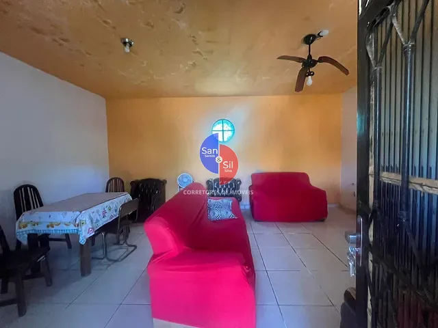 Sítio com 10000m² 2 quartos e 2 banheiros, à venda, no bairro Vale das Pedrinhas em Guapimirim