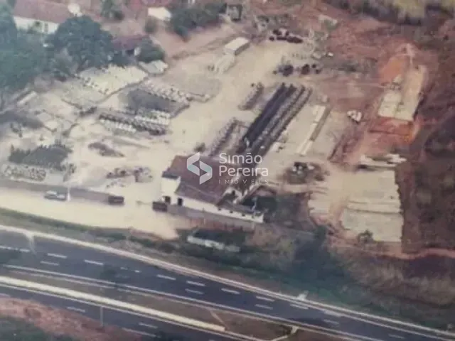 Sítio com 77000m² 3 quartos e 1 banheiro, à venda, no bairro Moura Brasil em Três Rios