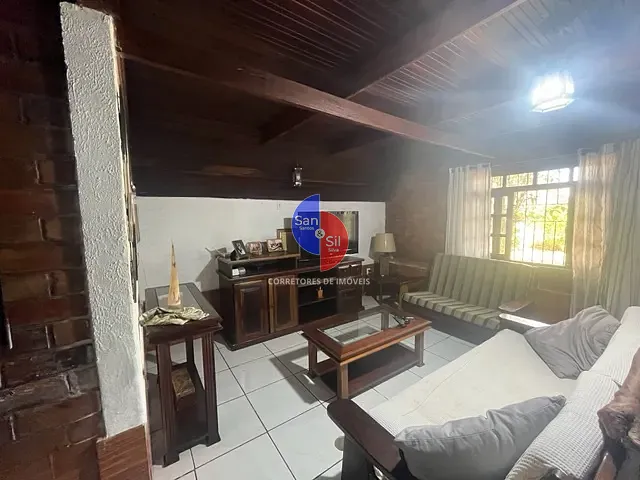 Sítio com 1450m² 3 quartos e 4 banheiros, à venda, no bairro Quinta Mariana em Guapimirim