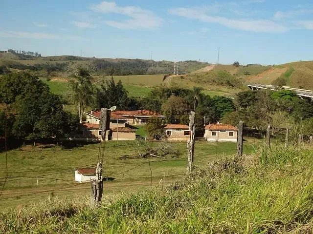 Sítio com 1064800m², à venda, no bairro Jardim Colonia em Jacareí