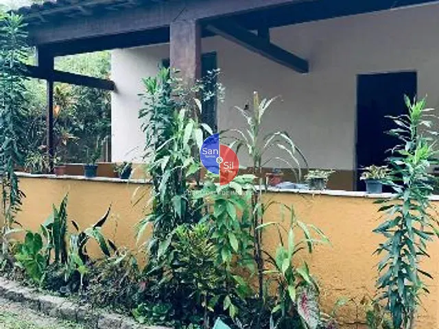 Sítio com 900m² 3 quartos e 1 banheiro, à venda, no bairro Baía Branca  (Praia de Mauá) em Magé