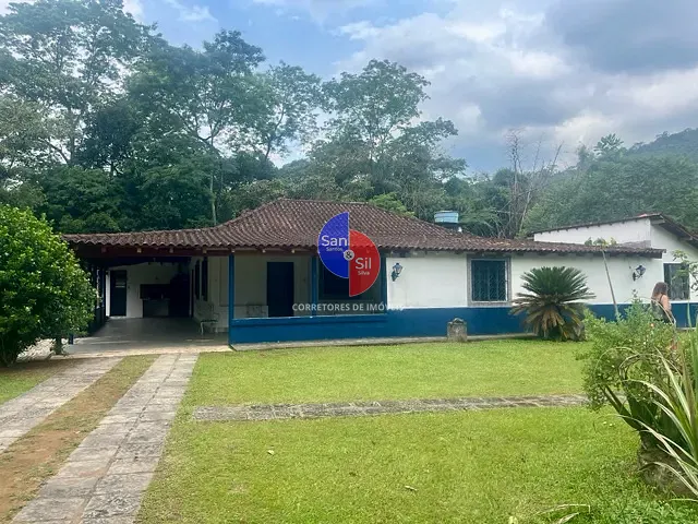 Sítio com 5000m² 8 quartos e 10 banheiros, à venda, no bairro Parada Modelo em Guapimirim