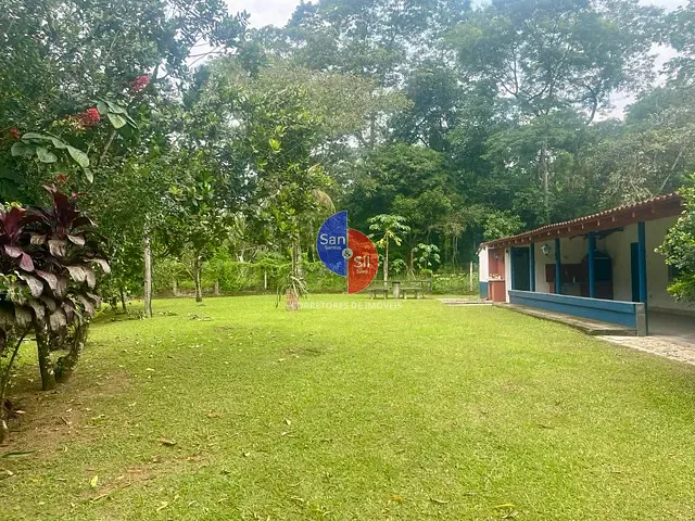 Sítio com 5000m² 8 quartos e 10 banheiros, à venda, no bairro Parada Modelo em Guapimirim