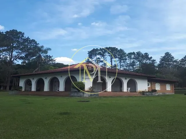 Sítio com 314600m² 4 quartos e 3 banheiros, à venda, no bairro Centro em Atibaia