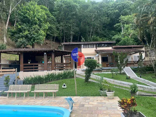 Sítio com 5000m² 7 quartos e 4 banheiros, à venda, no bairro Cadetes Fabres em Guapimirim