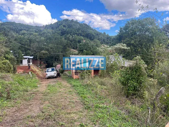 Sítio com 20000m², à venda, no bairro Sto. Antonio dos Triches em Marau
