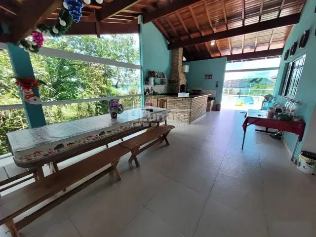 Sítio com 20000m² 4 quartos e 5 banheiros, à venda, no bairro Taiacupeba em Mogi das Cruzes