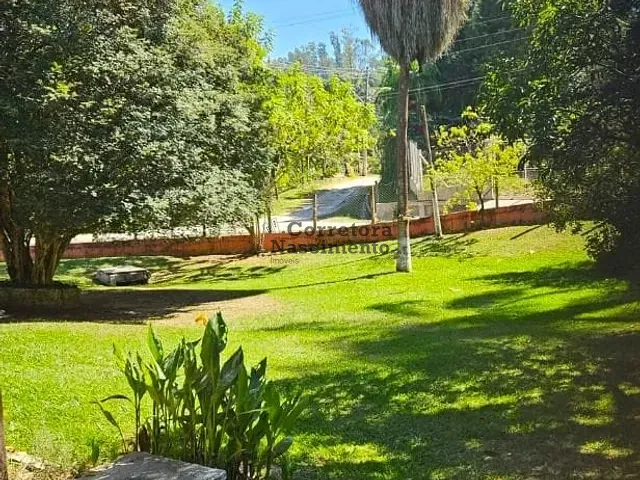 Sítio com 2315m² 8 quartos e 4 banheiros, à venda, no bairro Condomínio Lagoinha em Jacareí
