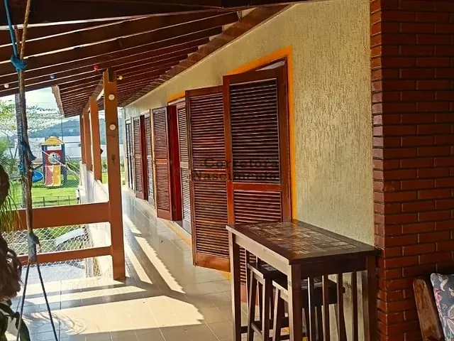Sítio com 3190m² 5 quartos e 2 banheiros, à venda, no bairro Chácaras Condomínio Recanto Pássaros II em Jacareí