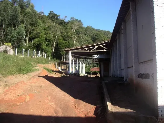 Sítio com 45707m², à venda, no bairro Centro em Biritiba Mirim