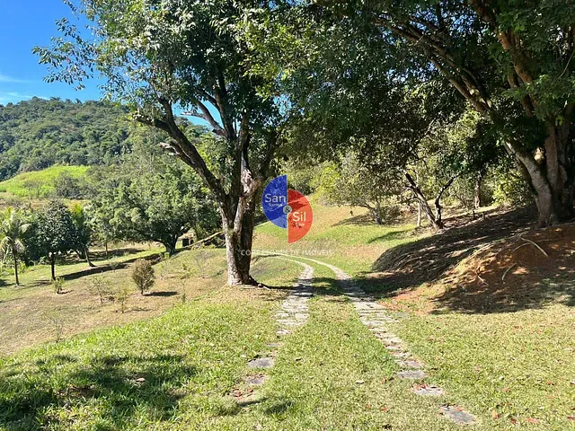 Sítio com 383575m² 3 quartos e 4 banheiros, à venda, no bairro Parada Modelo em Guapimirim