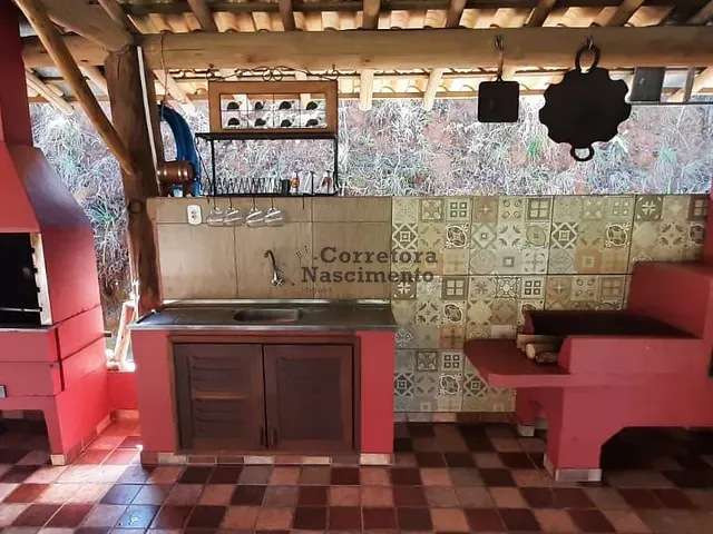 Sítio 2 quartos e 4 banheiros, à venda, no bairro Área Rural de Paraibuna em Paraibuna