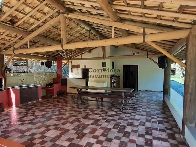 Sítio 2 quartos e 4 banheiros, à venda, no bairro Área Rural de Paraibuna em Paraibuna