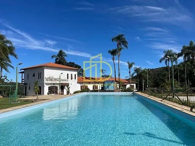 Sítio com 242000m² 14 quartos e 5 banheiros, à venda, no bairro Dona Catarina em São Roque