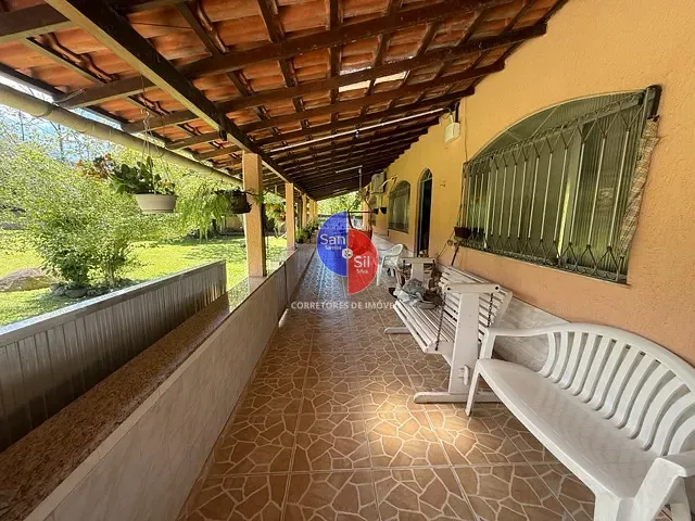 Sítio com 2850m² 4 quartos e 2 banheiros, à venda, no bairro Limoeiro em Guapimirim