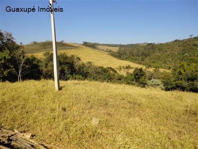 Foto do Sítio - Sítio de 1 alqueire, pomar. Sede com 3 dormitórios, 1 banheiro, sala de TV, cozinha e lavanderia. | Guaxupé Imóveis Ltda