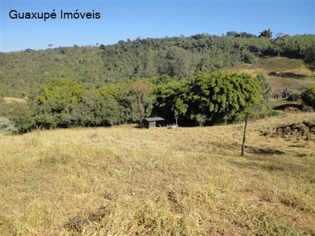 Foto do Sítio - Sítio de 1 alqueire, pomar. Sede com 3 dormitórios, 1 banheiro, sala de TV, cozinha e lavanderia. | Guaxupé Imóveis Ltda