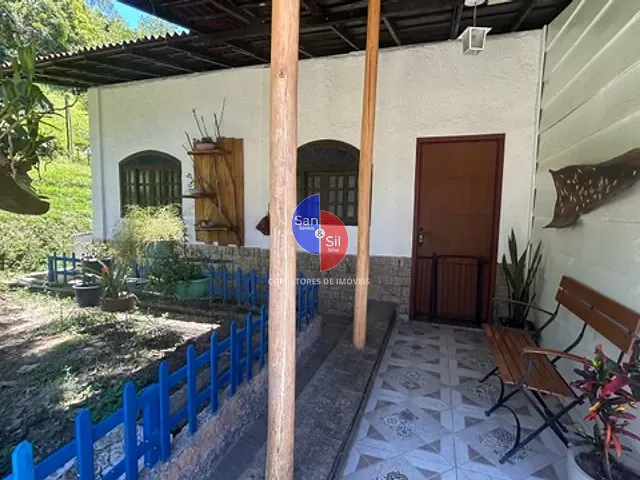 Sítio com 3100m² 2 quartos e 2 banheiros, à venda, no bairro Baía Branca (Praia de Mauá) em Magé