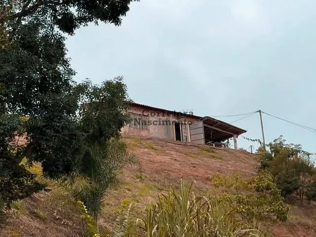 Chácara 3 quartos e 2 banheiros, à venda, no bairro Pinho em Jacareí