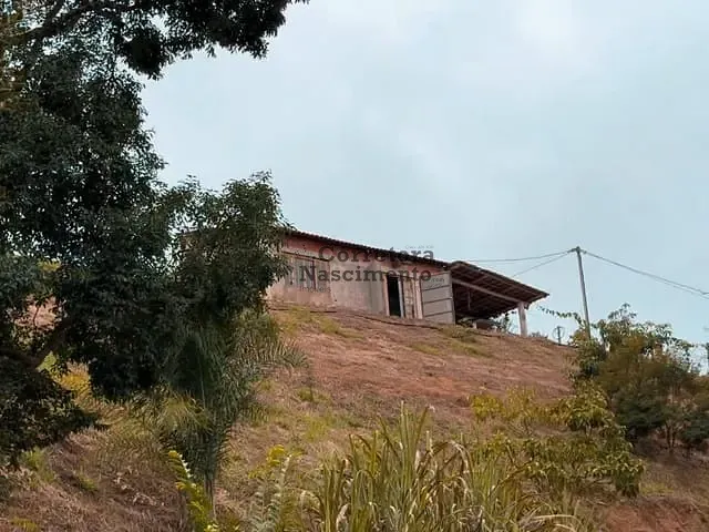 Chácara 3 quartos e 2 banheiros, à venda, no bairro Pinho em Jacareí