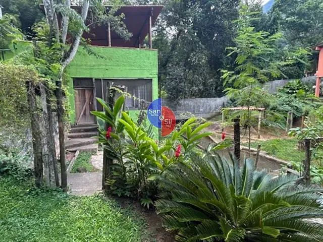 Sítio com 4000m² 3 quartos e 2 banheiros, à venda, no bairro Centro em Guapimirim