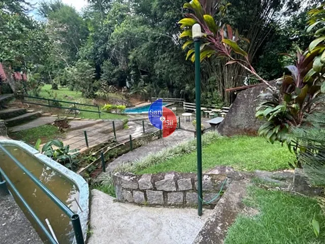 Sítio com 4000m² 3 quartos e 2 banheiros, à venda, no bairro Centro em Guapimirim