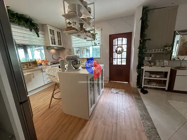 Sítio com 5000m² 6 quartos e 2 banheiros, à venda, no bairro Iconha em Guapimirim