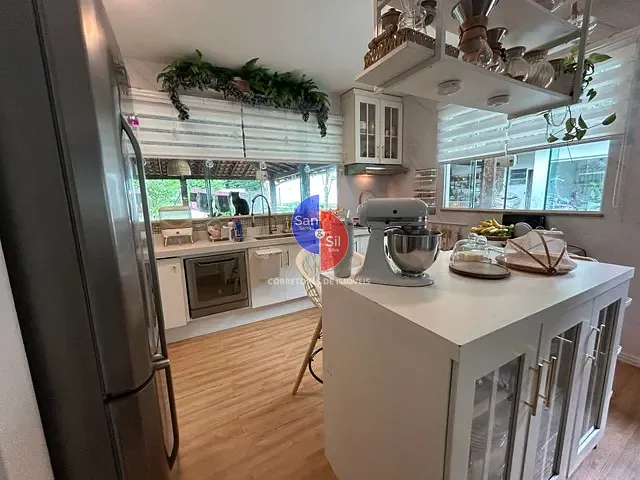 Sítio com 5000m² 6 quartos e 2 banheiros, à venda, no bairro Iconha em Guapimirim