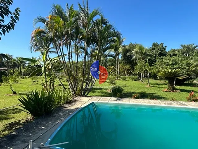 Sítio com 8000m² 3 quartos e 3 banheiros, à venda, no bairro Citrolândia em Guapimirim