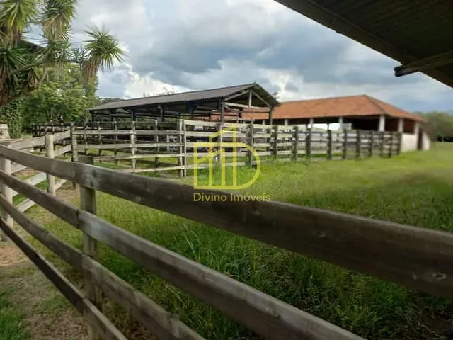 Sítio com 653400m², à venda, no bairro Vila Mazzei em Itapetininga