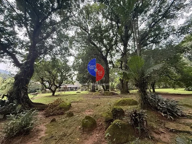 Sítio 3 quartos e 2 banheiros, à venda, no bairro Caneca Fina em Guapimirim