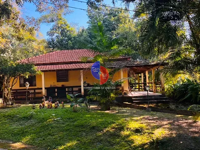 Sítio com 12000m² 3 quartos e 2 banheiros, à venda, no bairro Vale das Pedrinhas em Magé